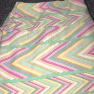 Chevron pattern TC Lularoe leggings